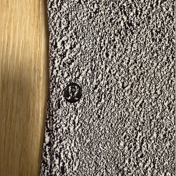 Lululemon Ready To Rulu Pant
Running Luon Spray Jacquard White Black. Size 4. - Picture 6 of 6